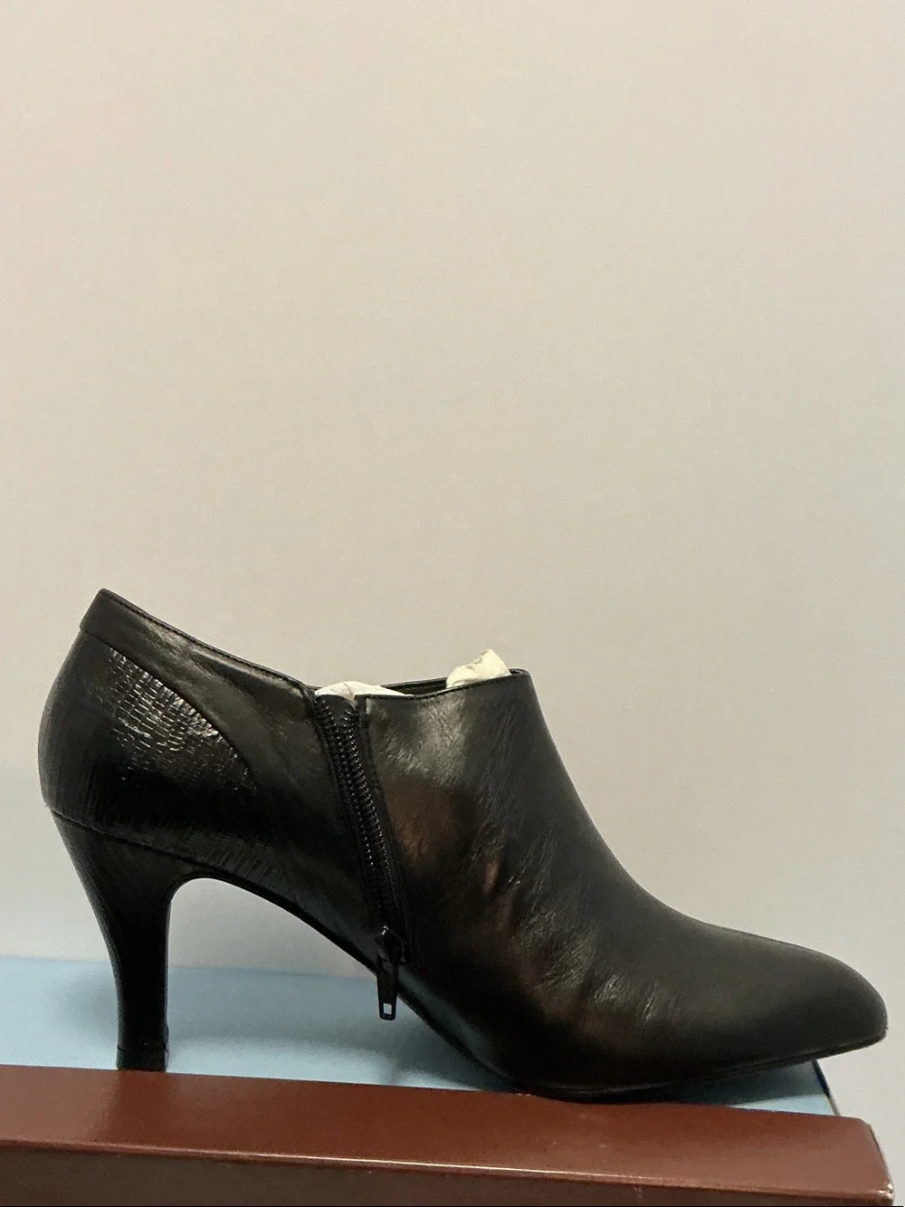 ANTONIO MELANI sleek black